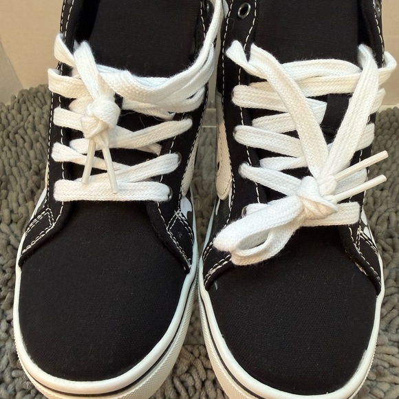 NWOT Sz 2 Wonder Nation Kids High-Top Sneakers - Black, White, Army Green Camo - Picture 5 of 7